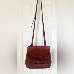 Chic Woven Leather Shoulder Bag